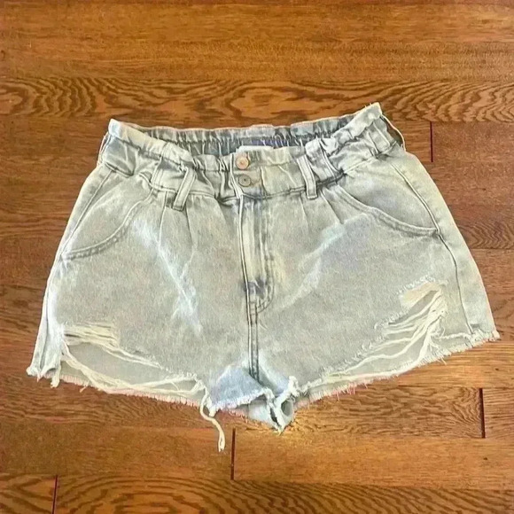 🔥Light wash Jean shorts - Picture 1 of 2